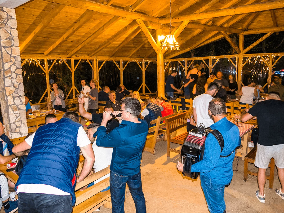 rajska-rijeka-rafting-kamp-smestaj-9